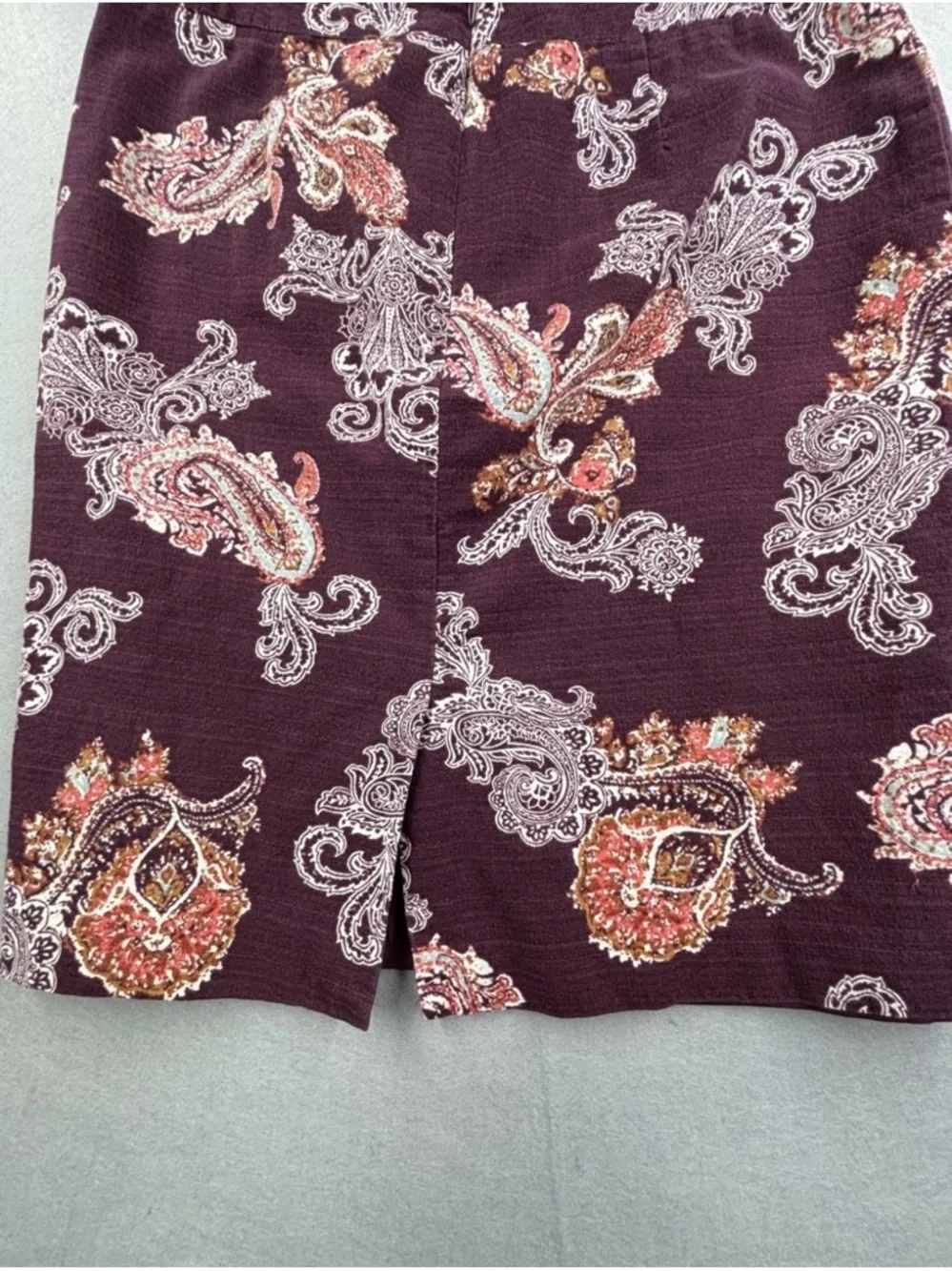 Ann Taylor Burgundy Paisley Pencil‎ Skirt
